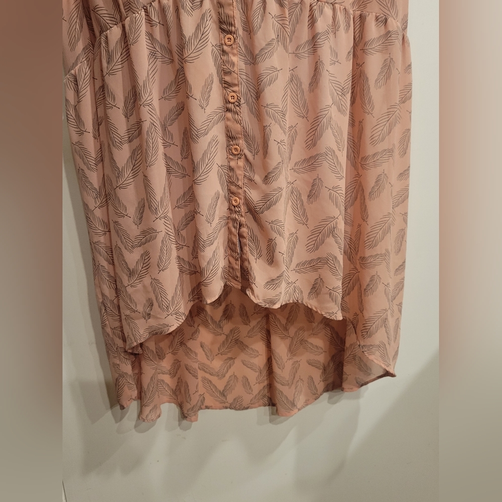 Torrid 3 hi-low top - Picture 3 of 7